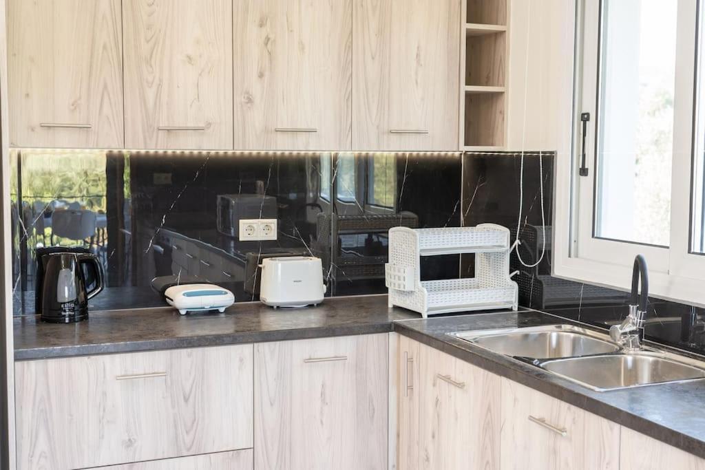 Afroditi Holiday Home- Green View Apartment Свороната Екстериор снимка